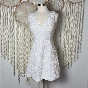 Lilly Pulitzer Brynn Iridescent Jacquard Resort White Mini Dress Size 2